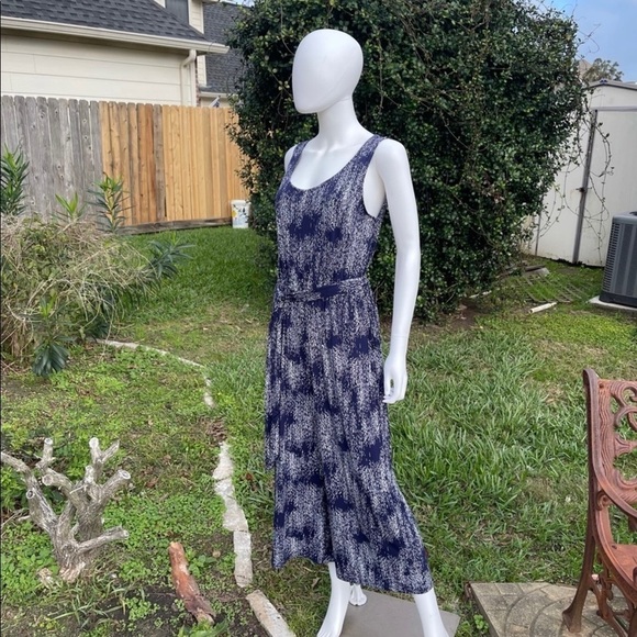 💋NWT Halston Flared Legs Tie Waist Print Scoop Neck Jumpsuit - Picture 9 of 13